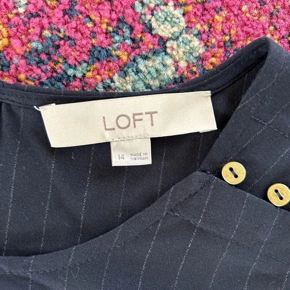 Ann Taylor LOFT | Women’s navy/white pinstripe dress, flutter cap sleeves, sz 14 - Picture 5 of 14